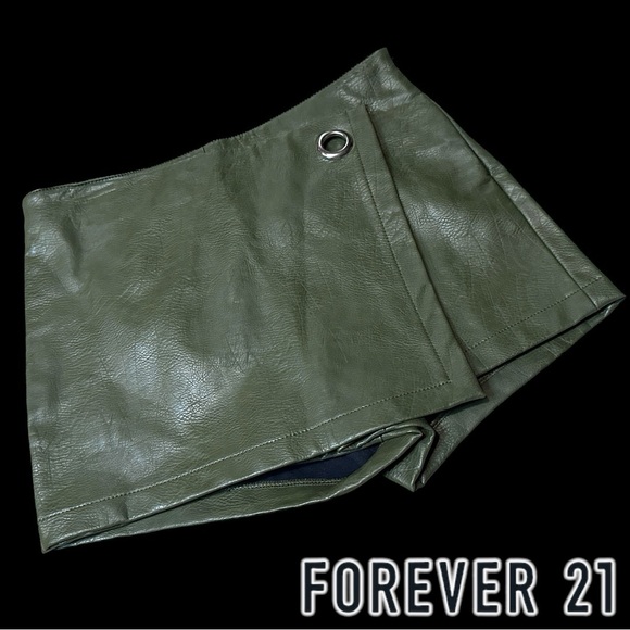 Forever 21 Pants - Forever 21 Faux Leather Cross Body Skort in Forest Green. Size 27
